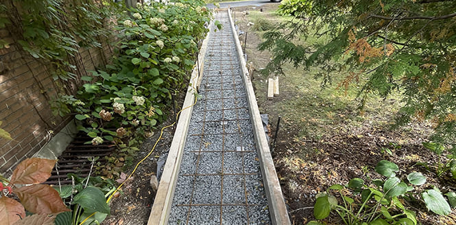 Coffrage de trottoir par Excavation HEBR en Montérégie.