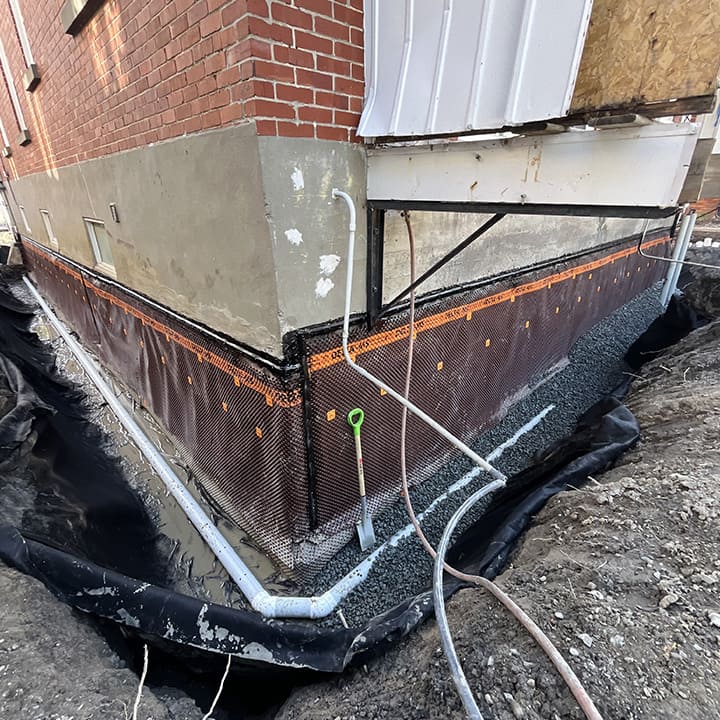 Drain français pour immeuble à revenu.