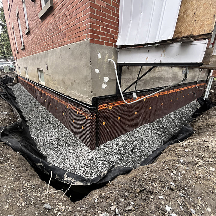 Drain français recouvert.