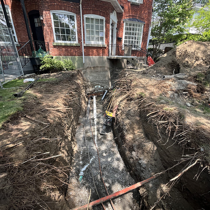 Excavation pour entrée et sortie d'eau
