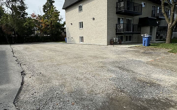 Stationnement appartement - Avant